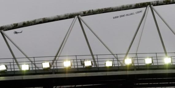 EPL:retrocede-il-West-Ham,-ironia-dei-tifosi-del-Millwall.jpg